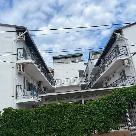 Mario Residence Костінешть Екстер'єр фото
